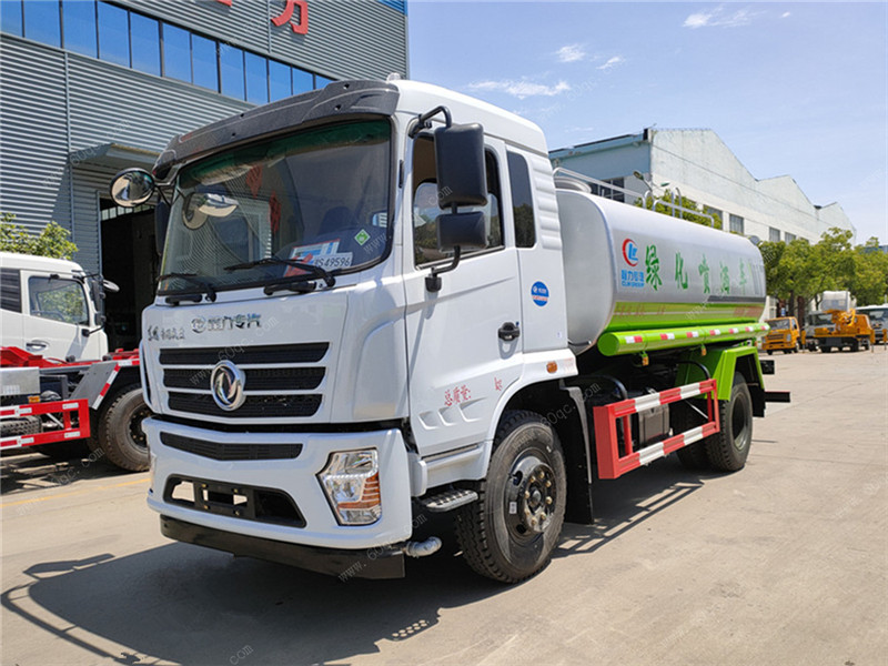 山西地區(qū)高品質(zhì)灑水車，12噸東風(fēng)D3灑水車等待交付